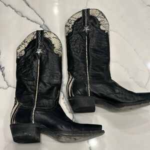 Idyllwind Women's Chaos Western black Boots - Snip Toe 6